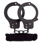 Чёрные наручники из листового металла в комплекте с веревкой BONDX METAL CUFFS LOVE ROPE SET - Dream Toys - купить с доставкой в Сыктывкаре
