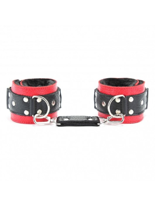 Красно-чёрные кожаные наручники с меховым подкладом - БДСМ Арсенал - купить с доставкой в Сыктывкаре