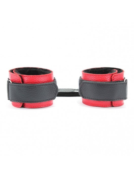 Красно-чёрные кожаные наручники с меховым подкладом - БДСМ Арсенал - купить с доставкой в Сыктывкаре