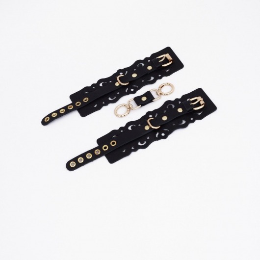 Черные кожаные наручники с узорами и золотистой фурнитурой - Crazy Handmade - купить с доставкой в Сыктывкаре