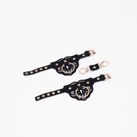 Черные кожаные наручники с клепками, кольцами и золотистой фурнитурой - Crazy Handmade - купить с доставкой в Сыктывкаре Черные кожаные наручники с клепками, кольцами и золотистой фурнитурой - Crazy Handmade - купить с доставкой в Сыктывкаре