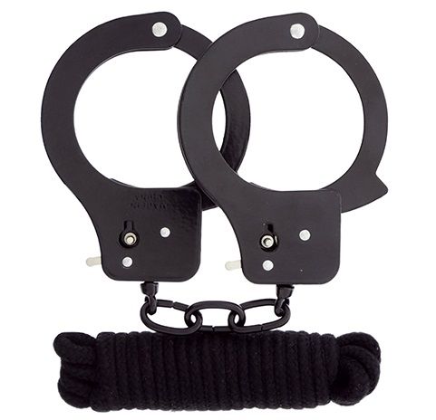 Чёрные наручники из листового металла в комплекте с веревкой BONDX METAL CUFFS LOVE ROPE SET - Dream Toys - купить с доставкой в Сыктывкаре